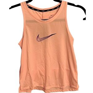 Big girls dry fit Nike tank top🎽